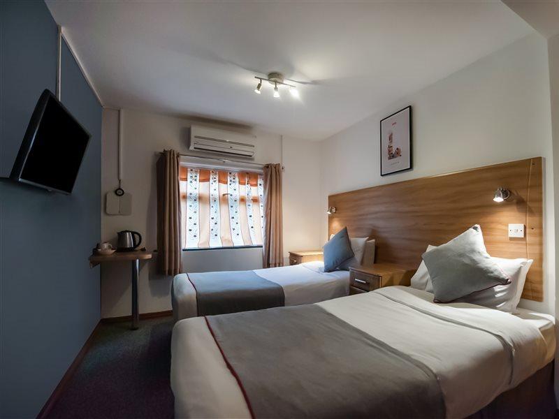 Arinza Hotel, London אילפורד מראה חיצוני תמונה